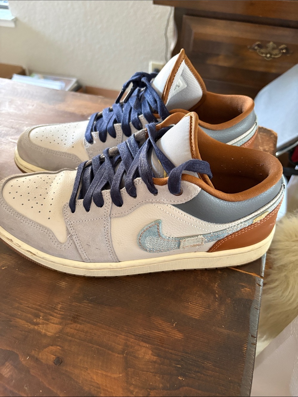 Nike Men's Low-Top Sneakers in White, Navy & Brown